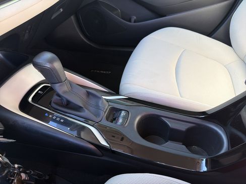 Used 2021 Toyota Corolla LE image 7