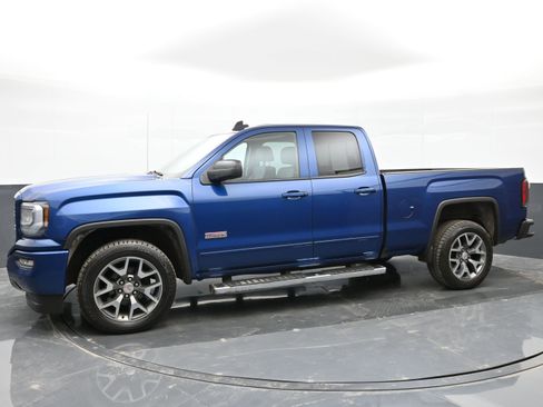 Used 2017 GMC Sierra 1500 SLT w/ All Terrain Package image 5