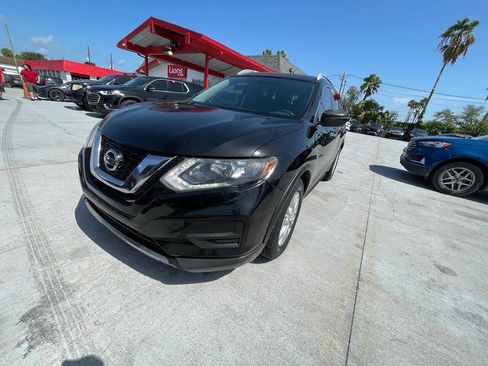 Used 2017 Nissan Rogue SV FWD image 16