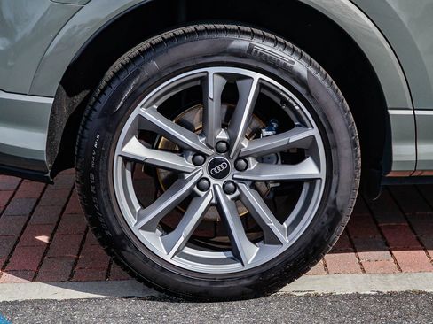 Certified 2025 Audi Q3 2.0T Premium w/ Convenience Package image 10