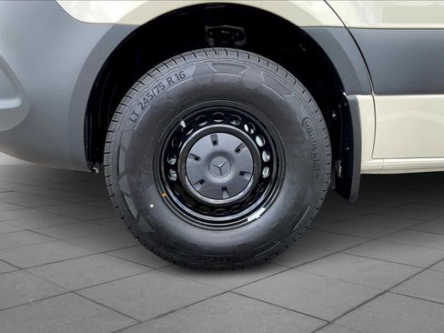 New 2025 Mercedes-Benz Sprinter 2500 image 15