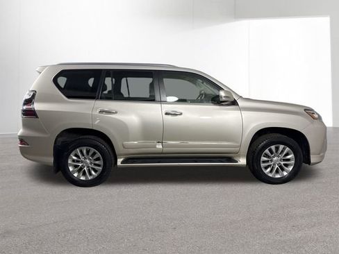 Used 2014 Lexus GX 460 w/ Premium Package image 39