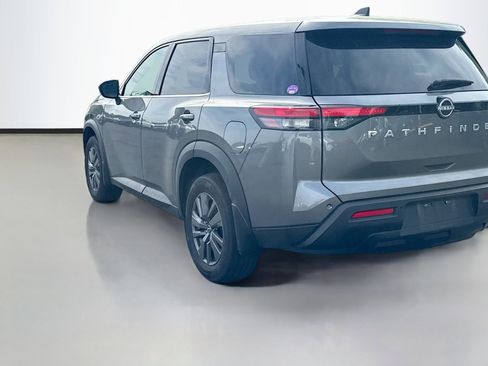 Used 2024 Nissan Pathfinder S image 4