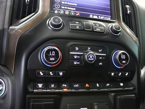 Used 2020 Chevrolet Silverado 2500 High Country image 20