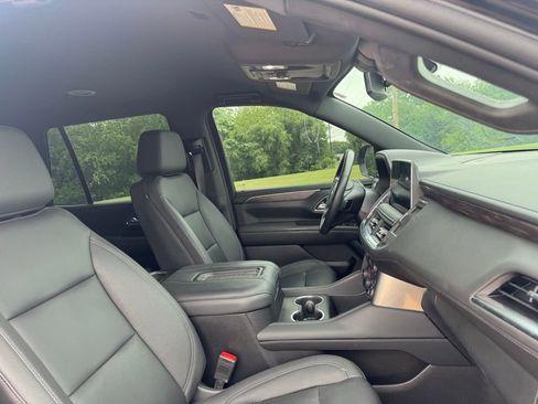 Used 2024 Chevrolet Tahoe LT w/ Luxury Package RWD image 8