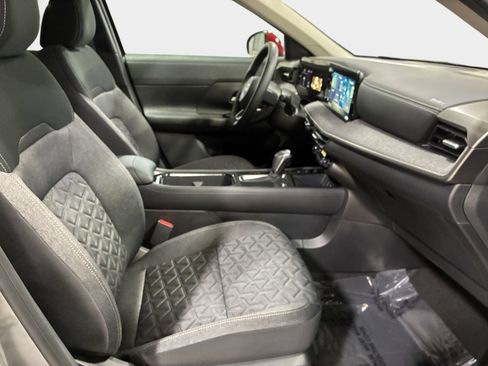New 2027 Nissan Kicks SV w/ Cold Weather Package FWD image 10