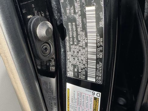 Used 2019 Lexus GX 460 Premium w/ Premium Package image 29