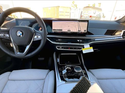 Used 2026 BMW X5 xDrive40i image 16