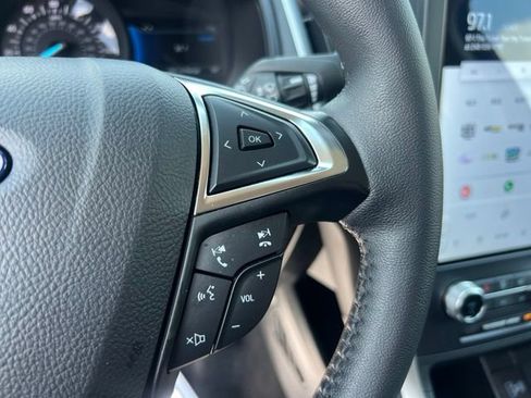 Certified 2024 Ford Edge SEL w/ Convenience Package AWD/4WD image 9