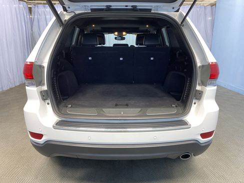 Used 2018 Jeep Grand Cherokee Limited image 34