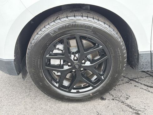 Certified 2024 Ford Edge SEL image 30