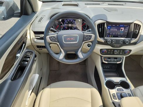 Used 2024 GMC Terrain Denali w/ Denali Premium Package AWD/4WD image 17