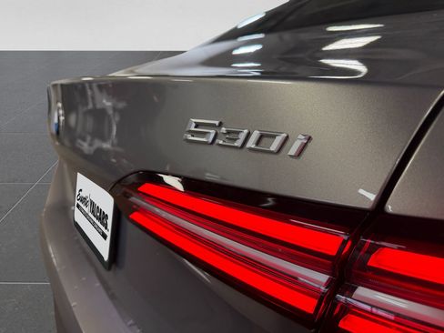 Used 2024 BMW 530i xDrive w/ Convenience Package image 44