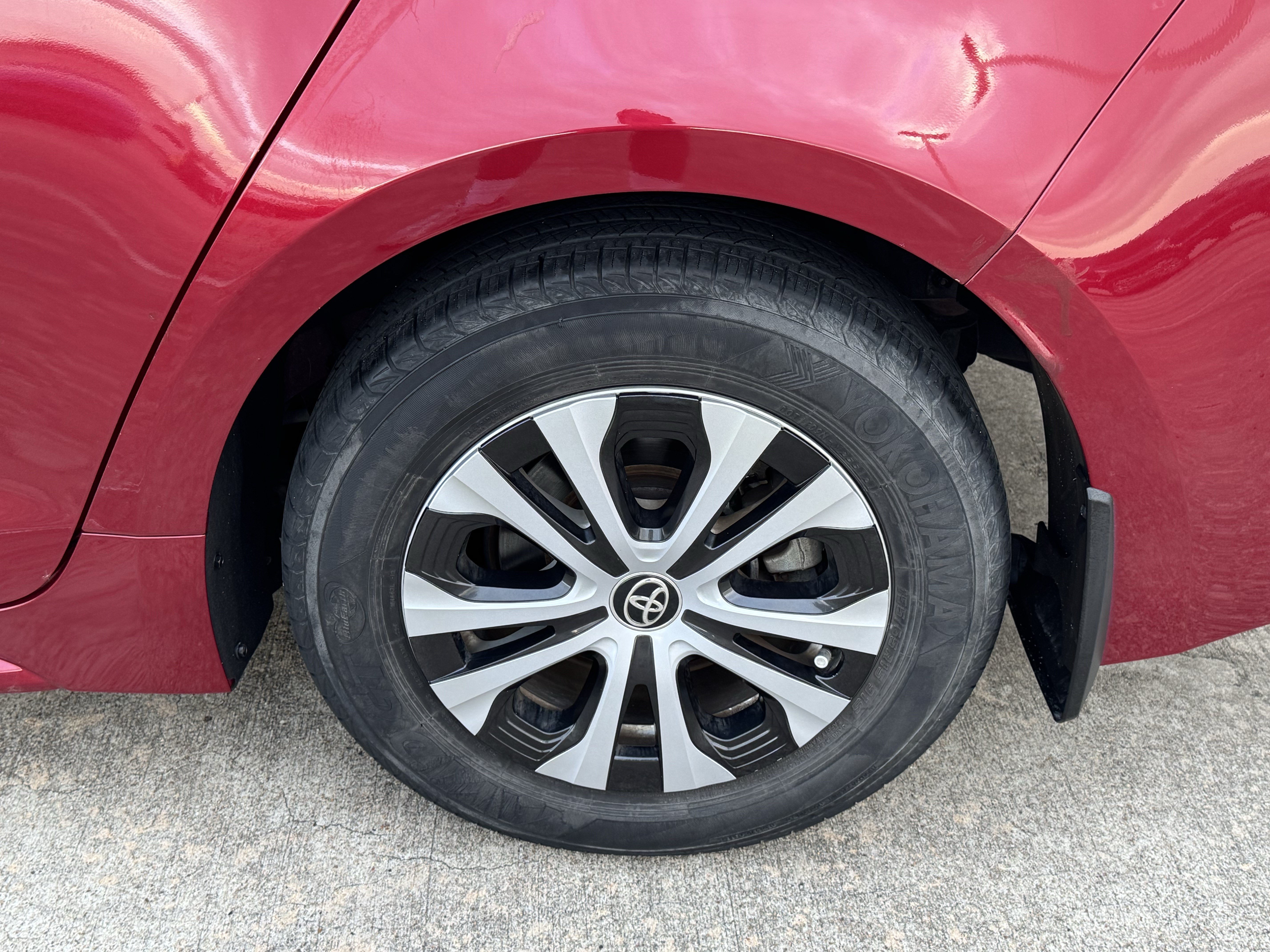 Used 2022 Toyota Corolla LE FWD image 31