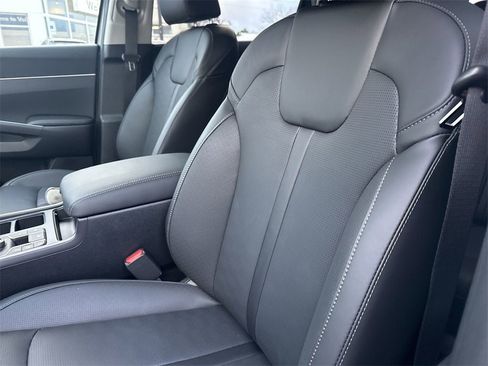New 2026 Kia Sorento EX image 9