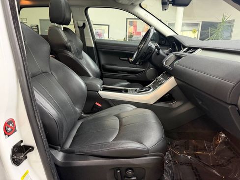 Used 2017 Land Rover Range Rover Evoque SE AWD/4WD image 17