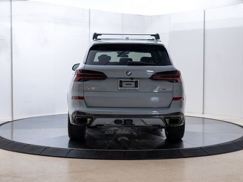Used 2025 BMW X5 xDrive40i w/ M Sport Package AWD/4WD image 4