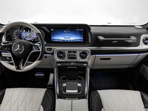Used 2025 Mercedes-Benz G 550 image 33