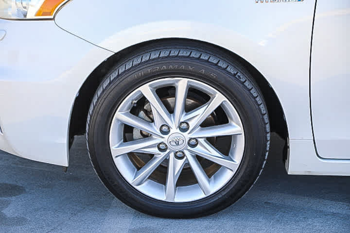 Used 2013 Toyota Prius V Five FWD image 10