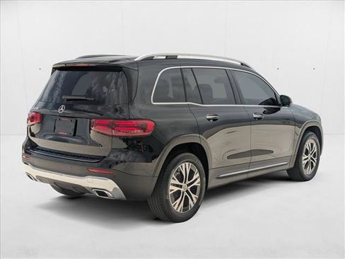 New 2025 Mercedes-Benz GLB 250 image 2