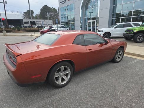Used 2021 Dodge Challenger SXT image 3