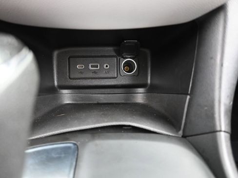 Used 2021 Chevrolet Equinox LT image 24