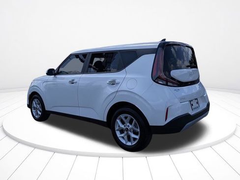 Used 2025 Kia Soul LX w/ LX Technology Package FWD image 5