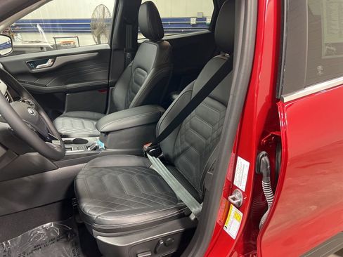 Certified 2023 Ford Escape Platinum w/ Premium Technology Package image 15