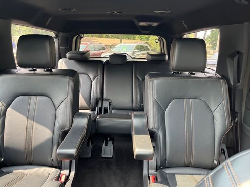 Used 2022 Ford Expedition Max Platinum image 18