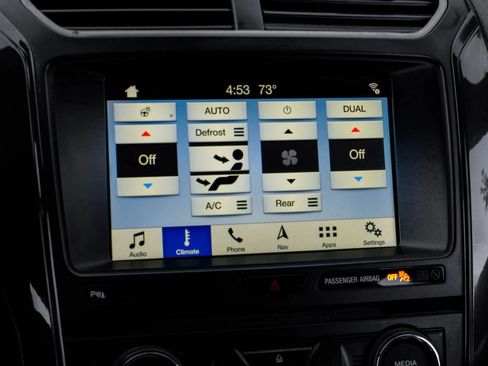 Used 2018 Ford Explorer XLT w/ Equipment Group 202A AWD/4WD image 37