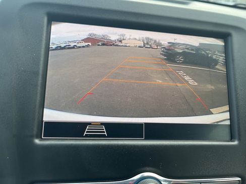 Used 2023 Chevrolet Equinox LT image 18