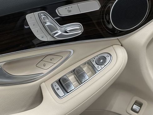 Certified 2022 Mercedes-Benz GLC 300 image 11