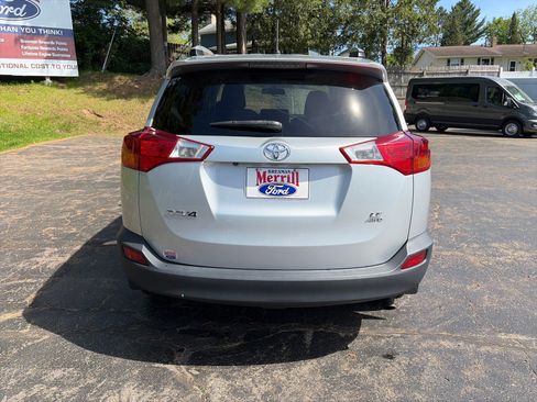 Used 2015 Toyota RAV4 LE AWD/4WD image 5