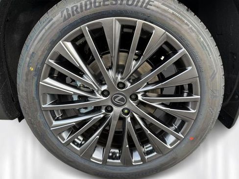 New 2026 Lexus RX 450h AWD image 10