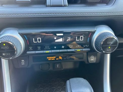 Used 2021 Toyota RAV4 XLE FWD image 16
