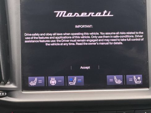 Used 2024 Maserati Levante GT Ultima AWD/4WD image 17