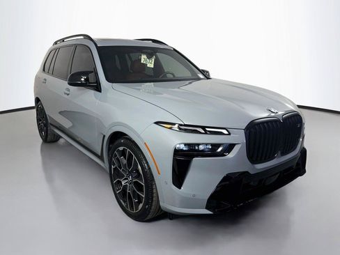 Used 2026 BMW X7 M60i AWD/4WD image 3
