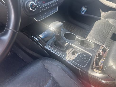 Used 2019 Kia Sorento EX image 19