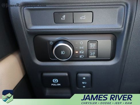 Used 2024 Ford Expedition Limited AWD/4WD image 33