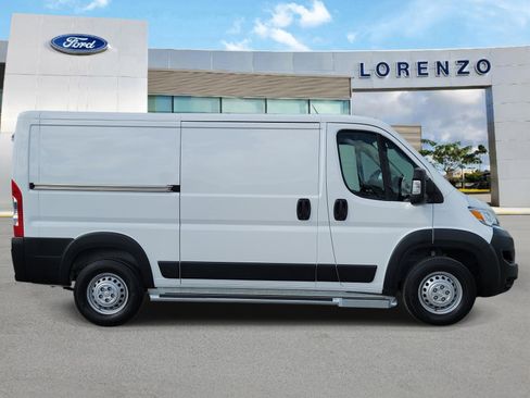 Used 2025 RAM ProMaster 2500 w/ U-Haul Equipment Group FWD image 4