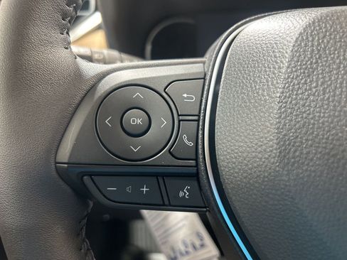 Used 2025 Toyota RAV4 XLE Premium image 24