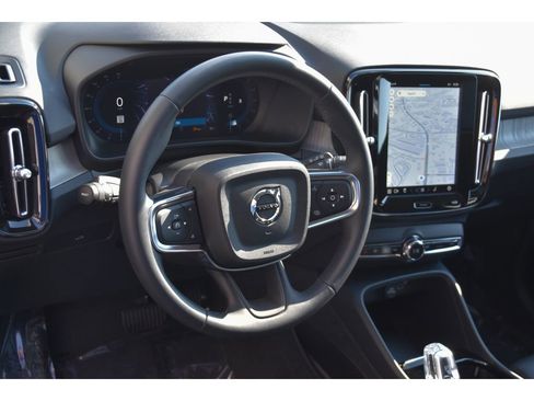 Certified 2025 Volvo XC40 B5 Plus w/ Protection Package Premier image 12