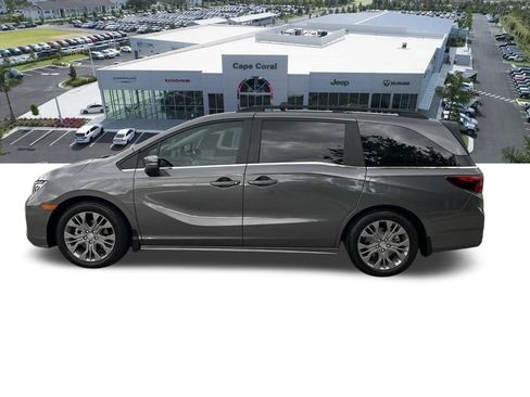 Used 2025 Honda Odyssey Touring image 8