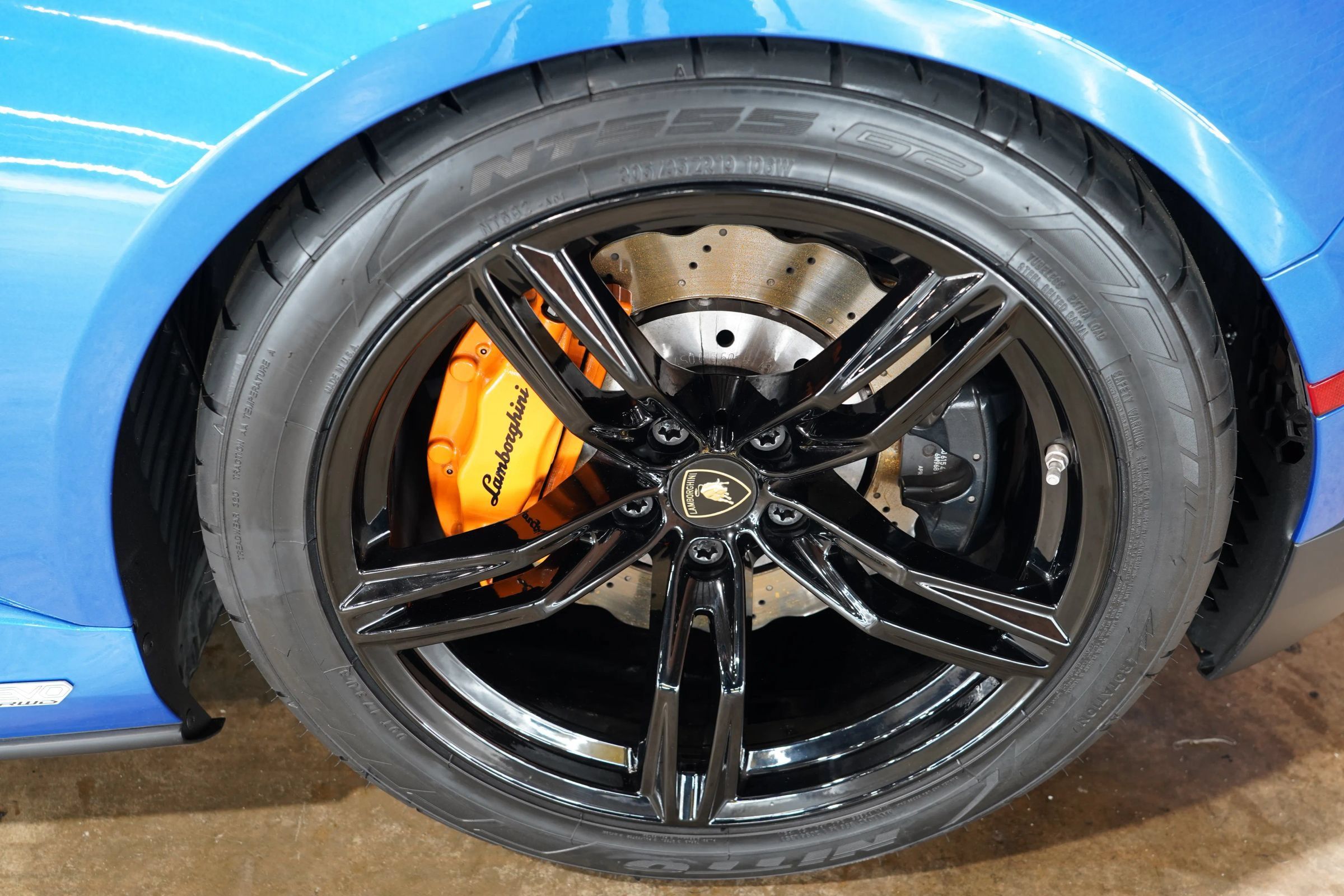 Used 2020 Lamborghini Huracan EVO RWD image 71
