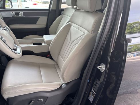 Used 2025 Hyundai Santa Fe SEL FWD image 39