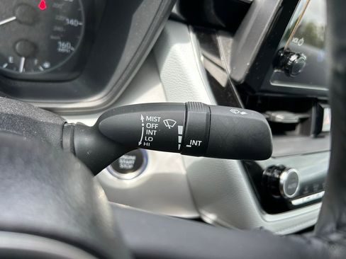 Used 2025 Toyota Corolla SE image 20