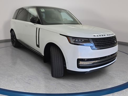 Certified 2025 Land Rover Range Rover Long Wheelbase Autobiography image 3