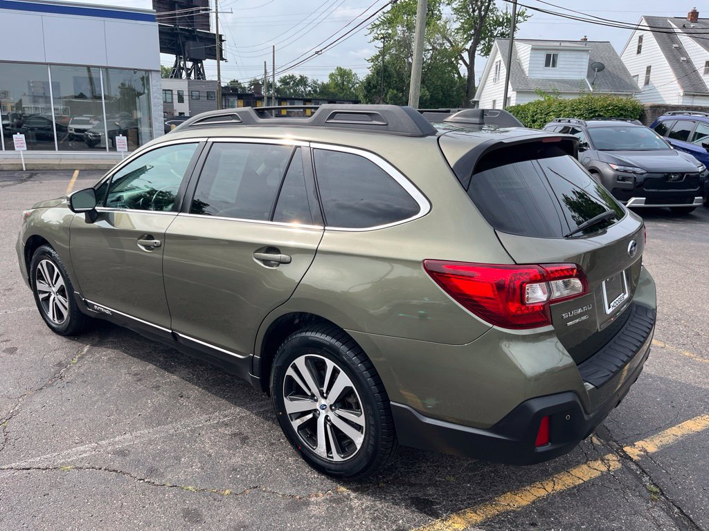 Used 2018 Subaru Outback 3.6R Limited AWD/4WD image 6