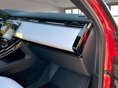 Used 2023 Land Rover Range Rover Sport SE Dynamic image 16