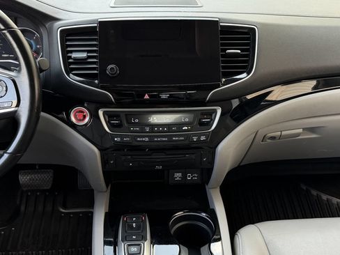 Used 2020 Honda Pilot Touring image 17